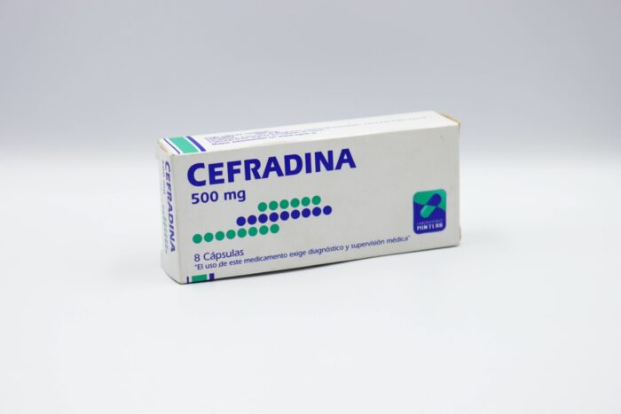 CEFRADINA CAPSULAS 500 MG X 8